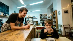 Životní historka: V brněnské kavárně se objevil malý hrdina a všichni ztichli