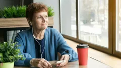 Chytří a osamělí: Proč lidé ve zralém věku zužují okruh přátel