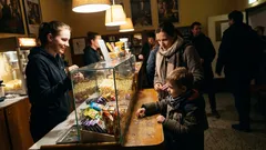 Životní historka: Kluk u pultu počítal každou korunu. Pak řekl větu, na kterou nezapomenu